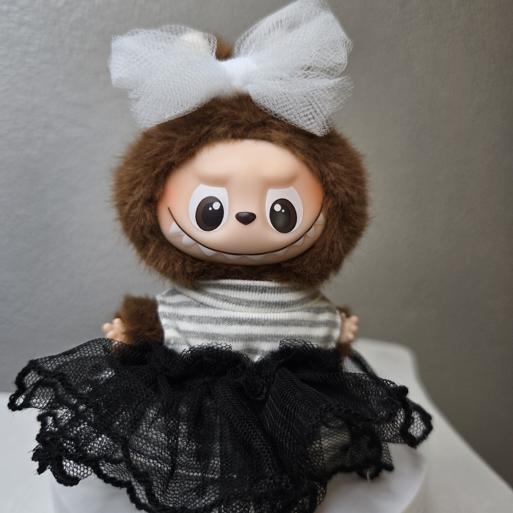 Pin For Love Outfit - Lace Skiry With Tee And Bow